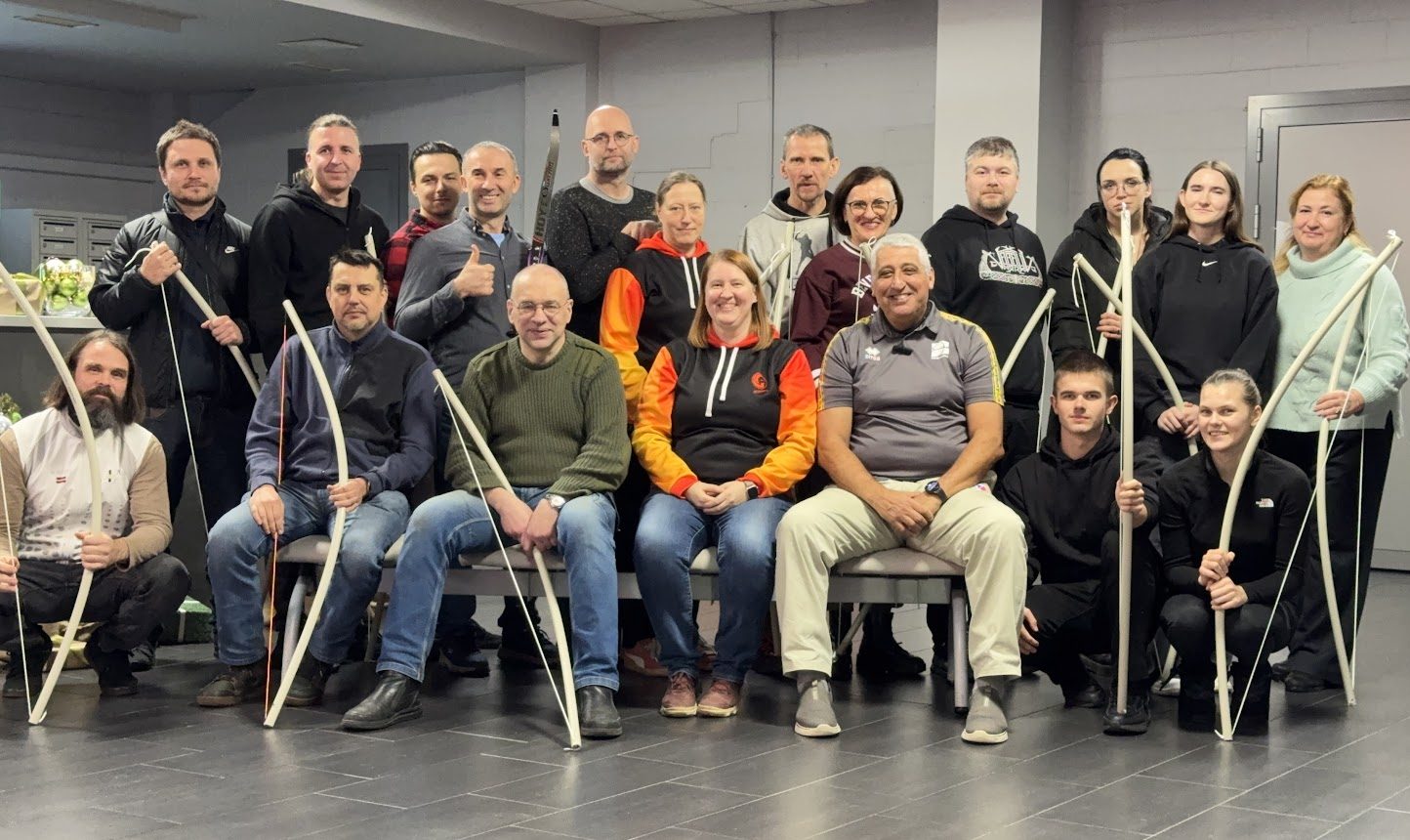 20 cilvēku grupas foto